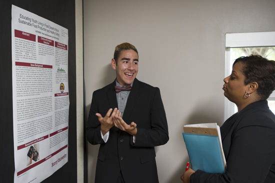 Students Receive Poster Competition Prizes at Symposium