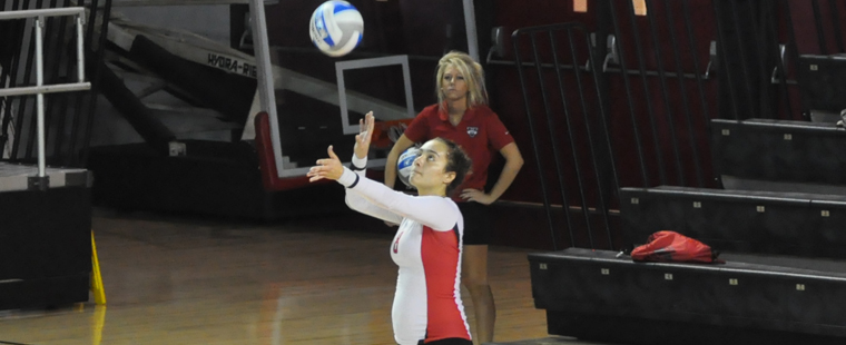 Volleyball Rolls Past Marauders In Straight Sets