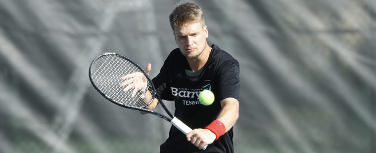 Men's Tennis: Groetsch Places 3rd at Small College Championships