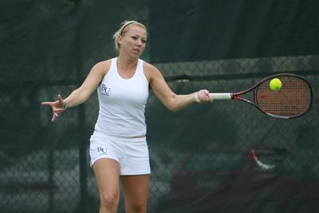 Women's Tennis Tumbles To Knights