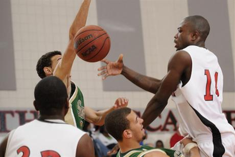 Men's Basketball Hangs On to Defeat St. Thomas