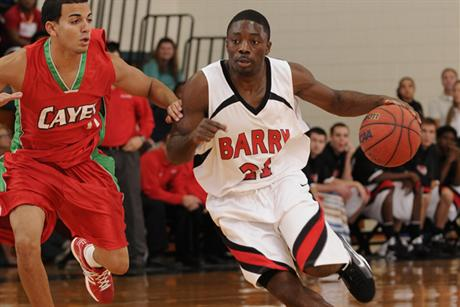 Men's Basketball Conquers Knights In de Hoernle Center